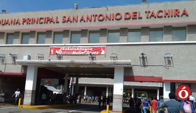 Continúa el cierre de la aduana de San Antonio
