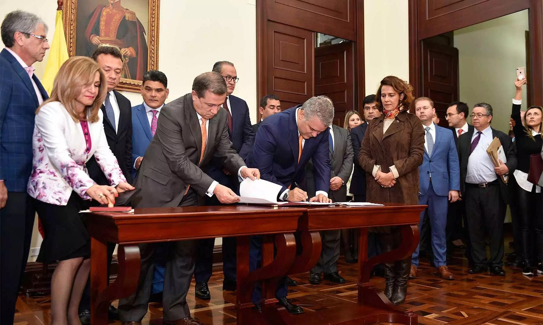 Gobierno radica mañana ante el Congreso iniciativas de lucha contra la corrupción