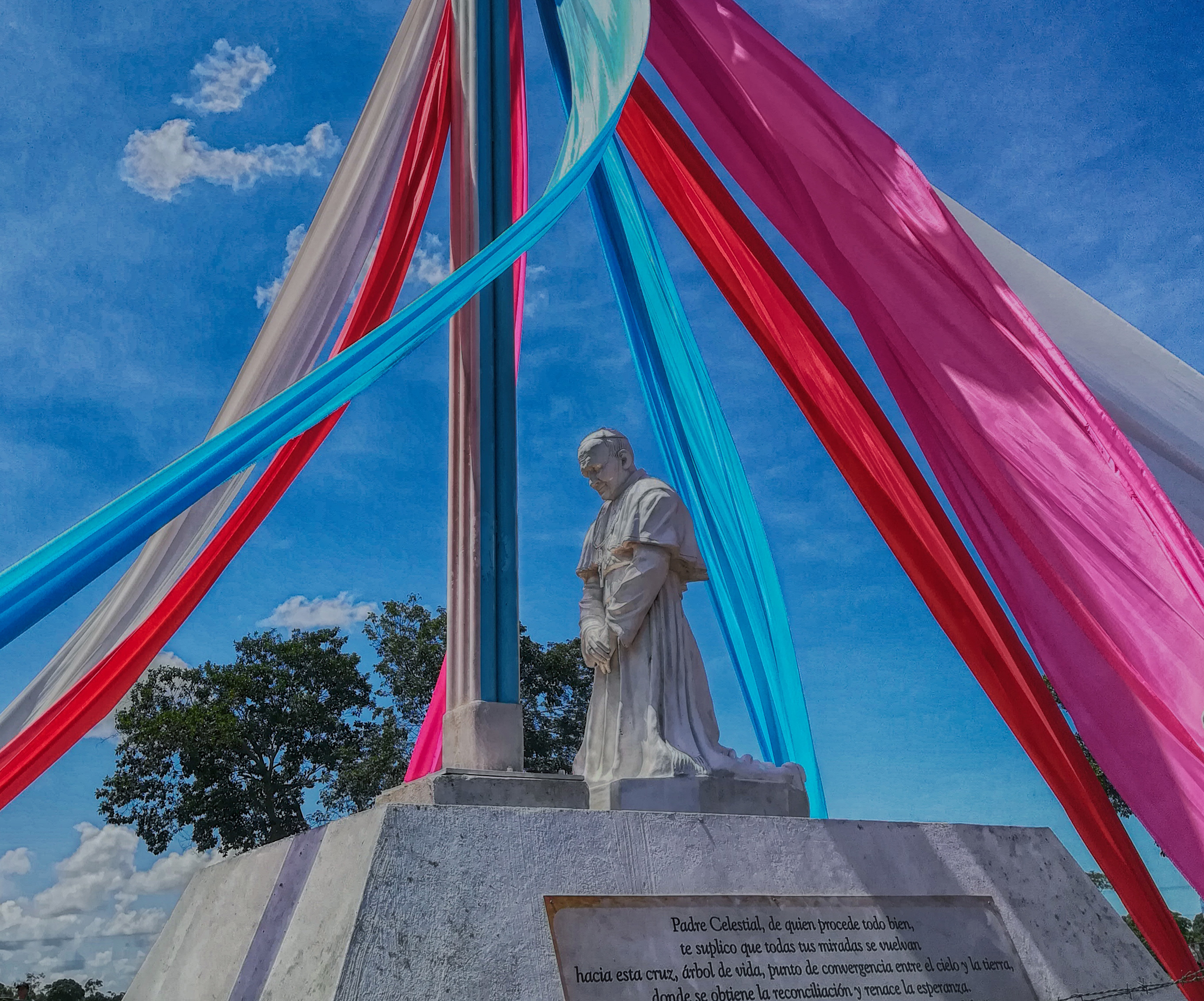 Busto del Papa Juan Pablo II en el Santuario Mariano Diocesano en Fortul