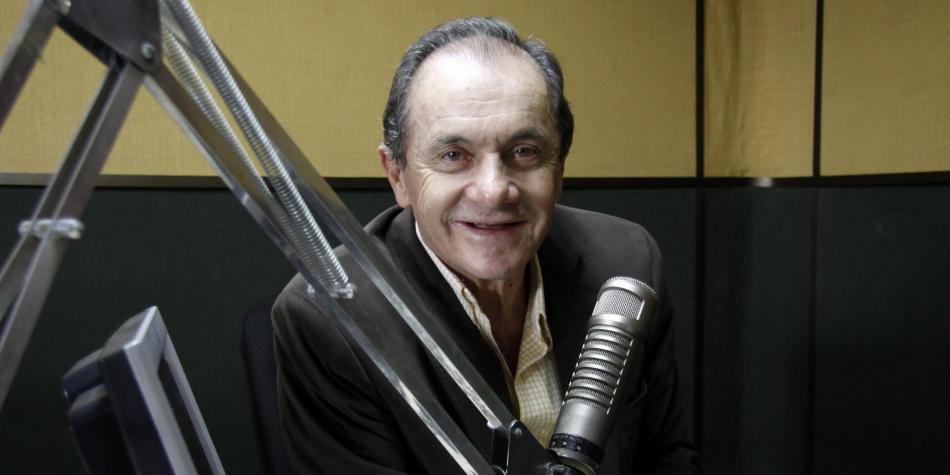 Murió Javier Giraldo Neira, uno de los periodistas deportivos más importantes de la historia del país.