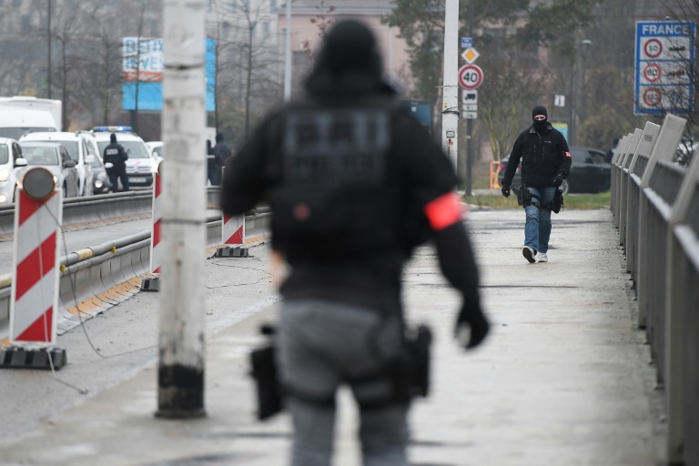 Intensa búsqueda en Francia del autor del tiroteo en el mercado navideño de Estrasburgo