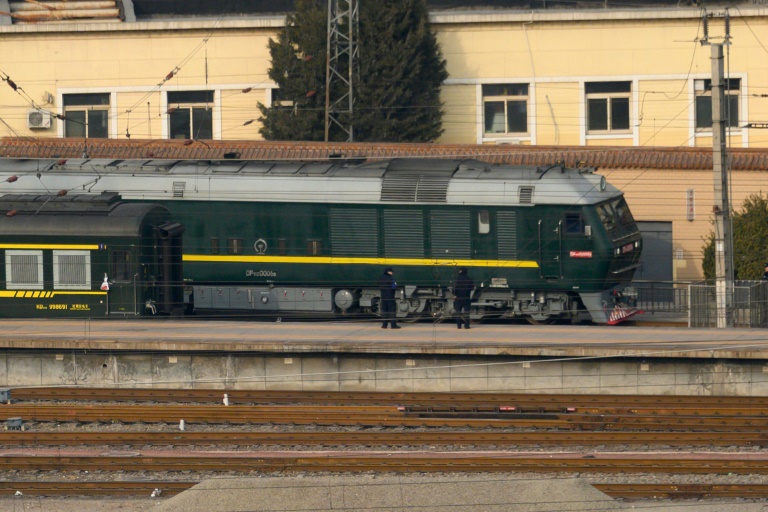 Tren especial del líder norcoreano Kim Jong – Un partió de Pekín