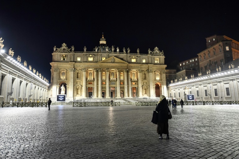 Un dirigente vaticano dimite tras ser acusado por una exmonja