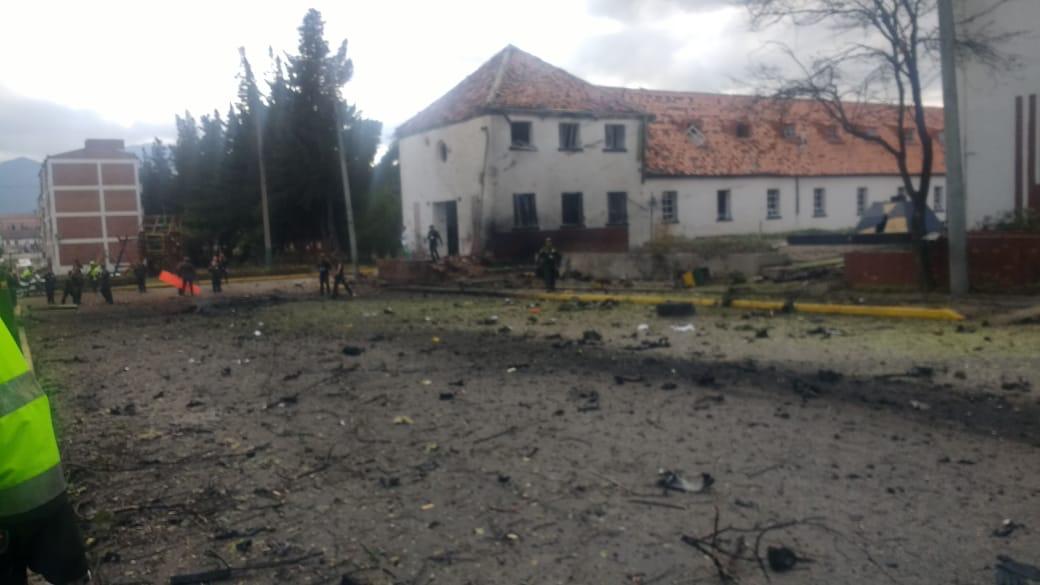 Con carro bomba atacaron Escuela General Santander en Bogotá