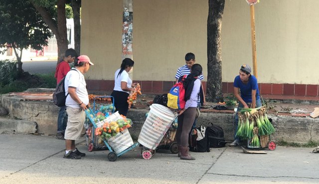 Informales tienen en jaque a los comerciantes de Arauca
