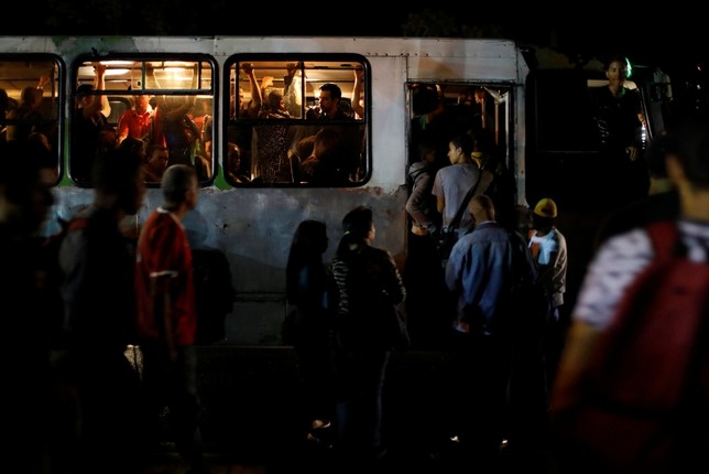 Más de 14 horas sin luz en 21 estados de Venezuela