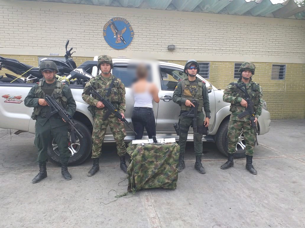 Dos personas fueron capturadas por porte ilegal de arma