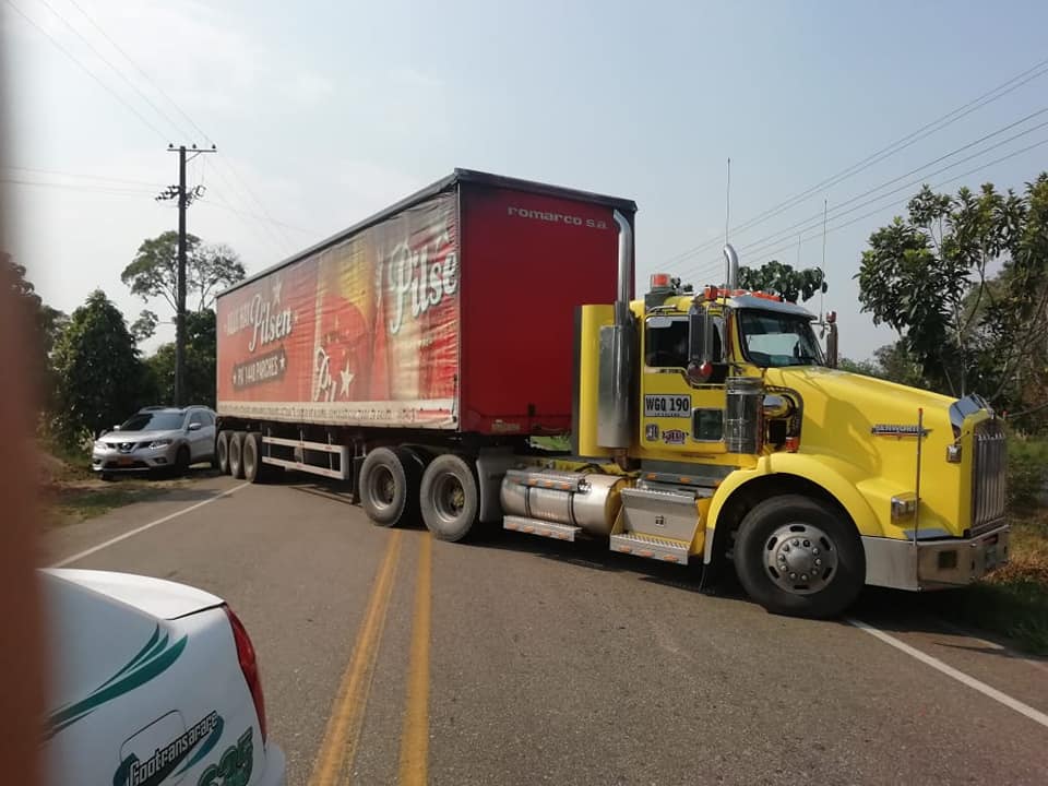 Atraviesan vehículo en corredor vial Fortul – Saravena