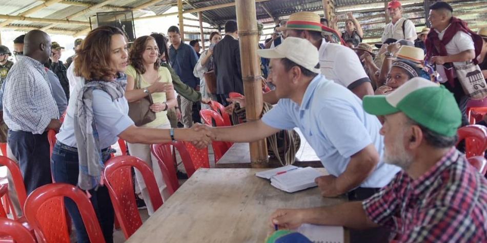 Minga indígena suspende diálogos con el Gobierno en La Delfina