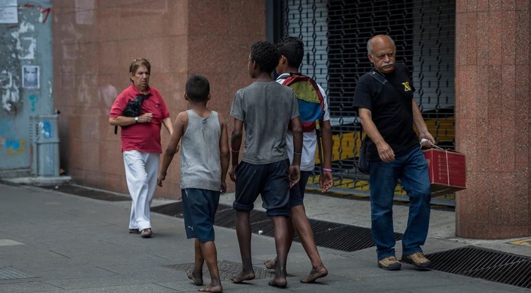 Niños que abandonan las escuelas en la frontera venezolana son reclutados por grupos guerrilleros