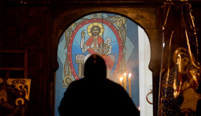 Pena de muerte para dos monjes cristianos por matar a obispo