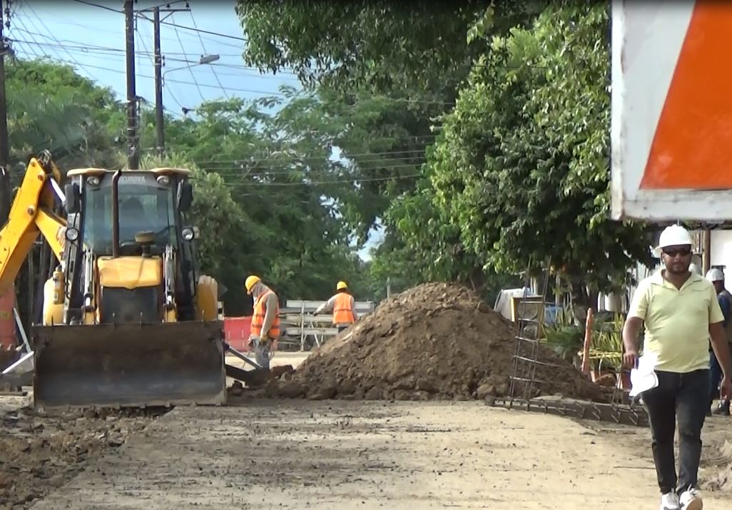 Comunidad del barrio Fundadores denuncia retrasos en obras de pavimentación