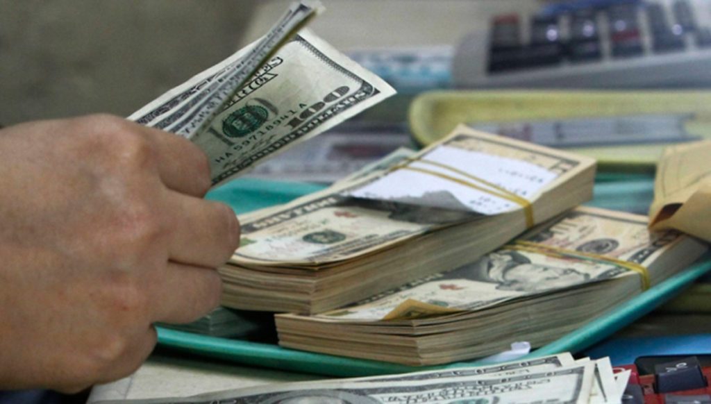 Este lunes empezarán a operar mesas de cambio instituciones bancarias en Venezuela