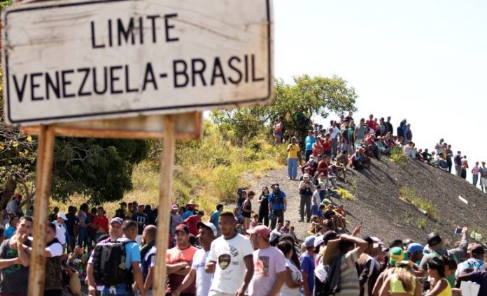 Miles de venezolanos cruzan la Frontera con Brasil