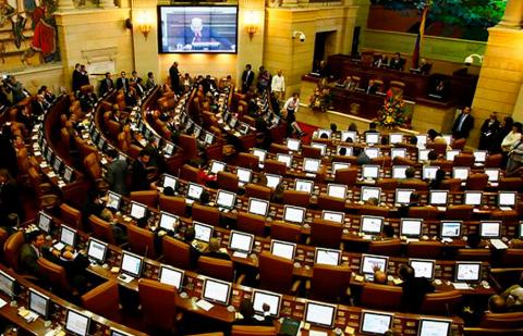 En Colombia se eliminaría conexidad de delitos sexuales con políticos