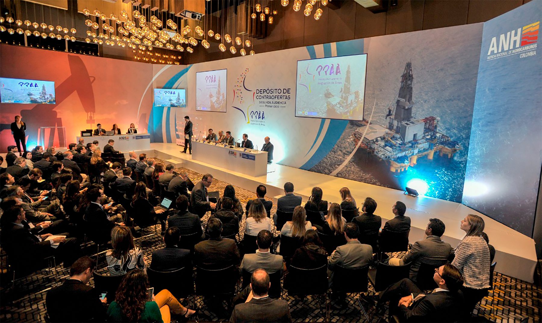 Agencia Nacional de Hidrocarburos asigna 10 bloques petroleros, de los 11 en disputa