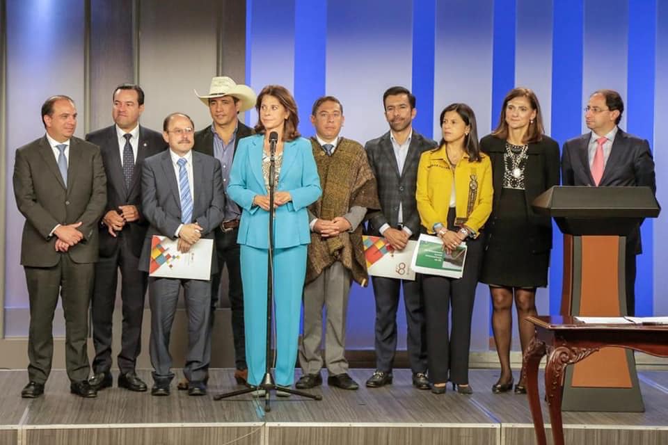 Con inversiones por $3,6 billones en obras de alto impacto regional se firma el Pacto Bicentenario