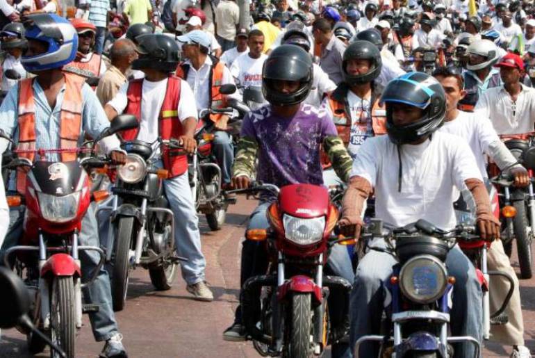 Motorizados de Colombia evaden la revisión técnico-mecánica