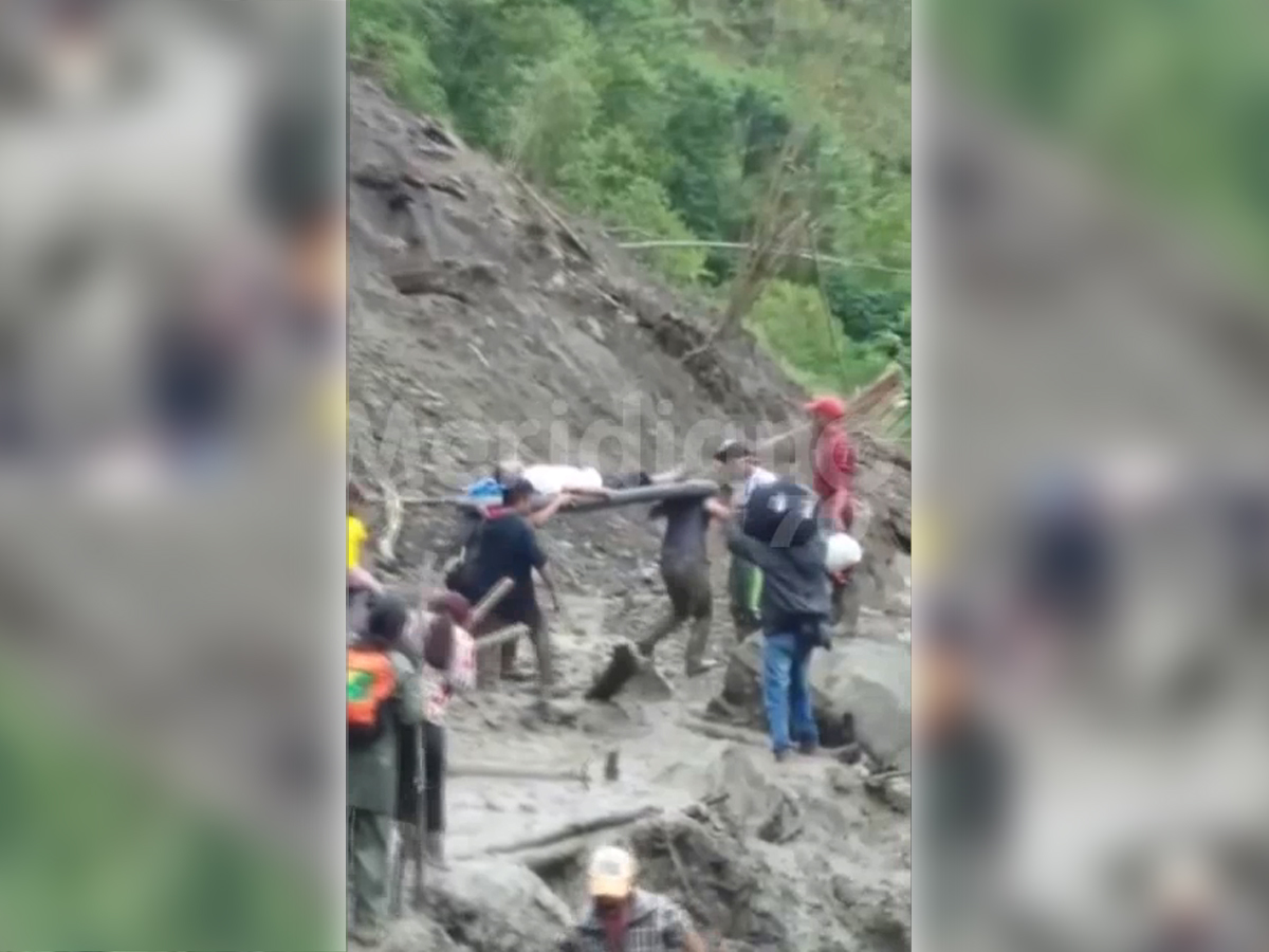 (+VIDEO) Así realizan el trasbordo de enfermos en la trocha de la Soberanía