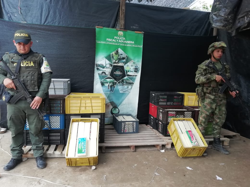 La policía incautó 1040 kilos de queso en Puerto San Salvador.