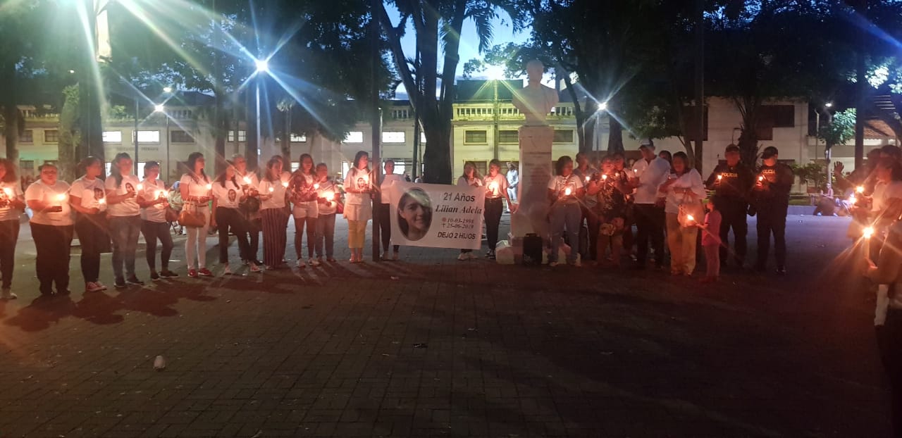 Mujeres alzaron su voz de protesta. Rechazaron las muertes violentas en contra de ellas