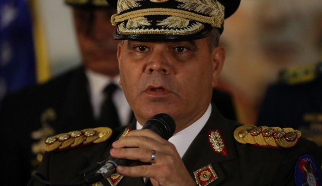 Detienen a escoltas de Guaidó por el robo de armas militares