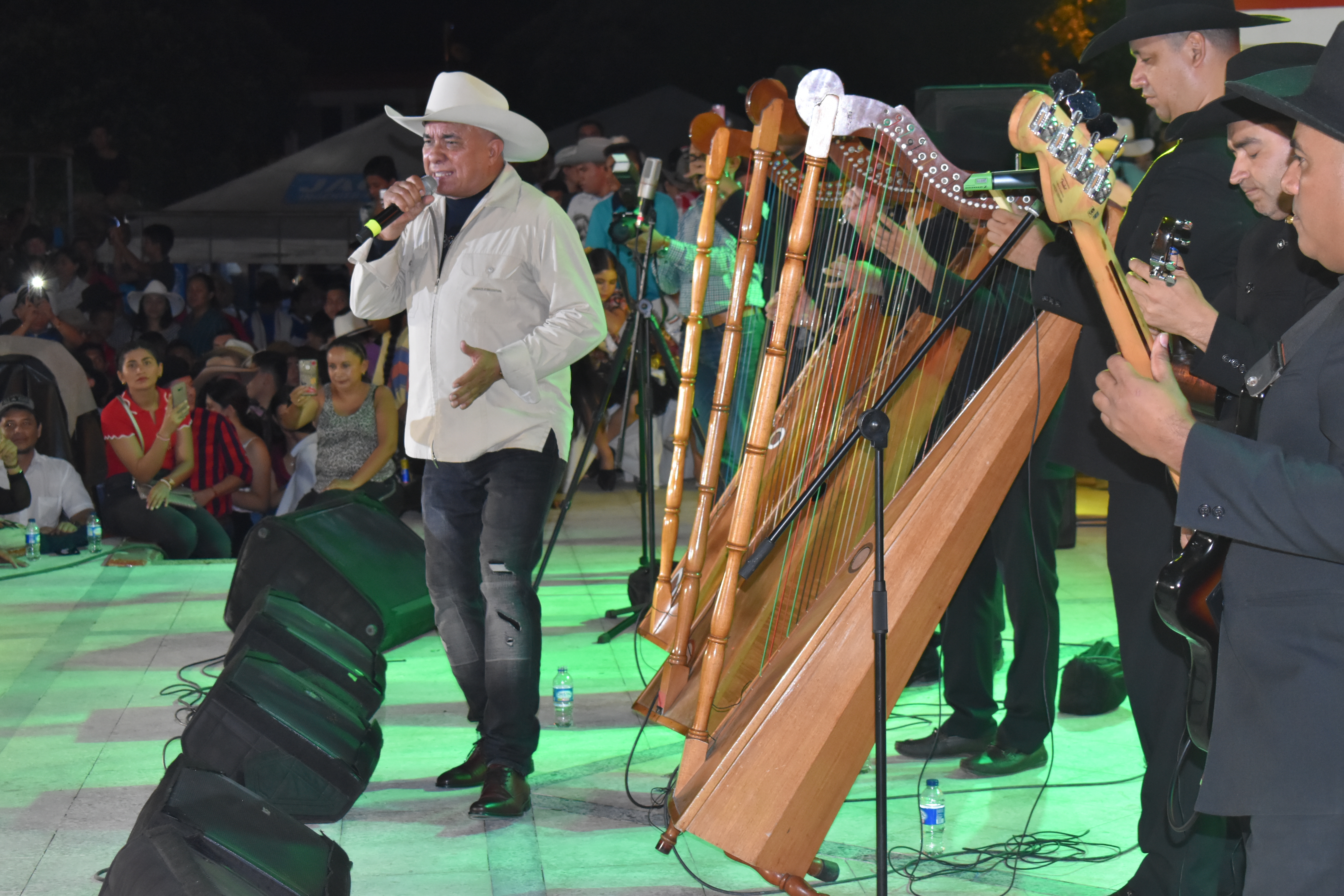 Presentación de Reynaldo Armas en el municipio de Tame