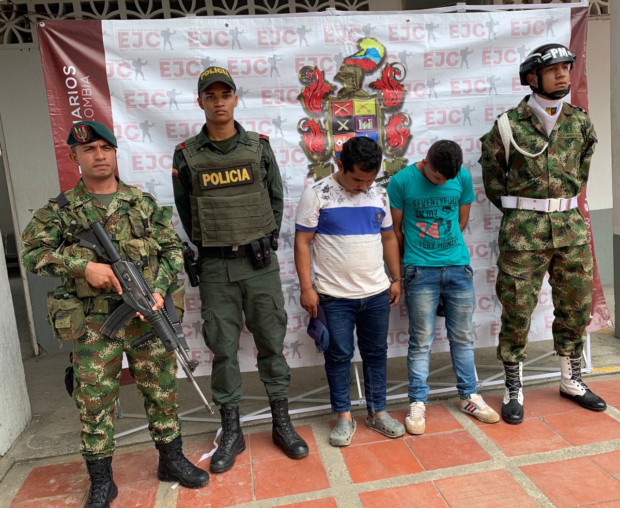 Ejército capturó a dos hombres que pretendía instalar cilindro bomba en Arauca