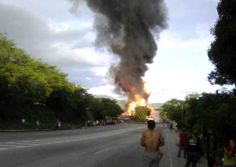 Explosión en llenadero de Ocumare del Tuy “afectará distribución del gas”, dice Héctor Rodríguez
