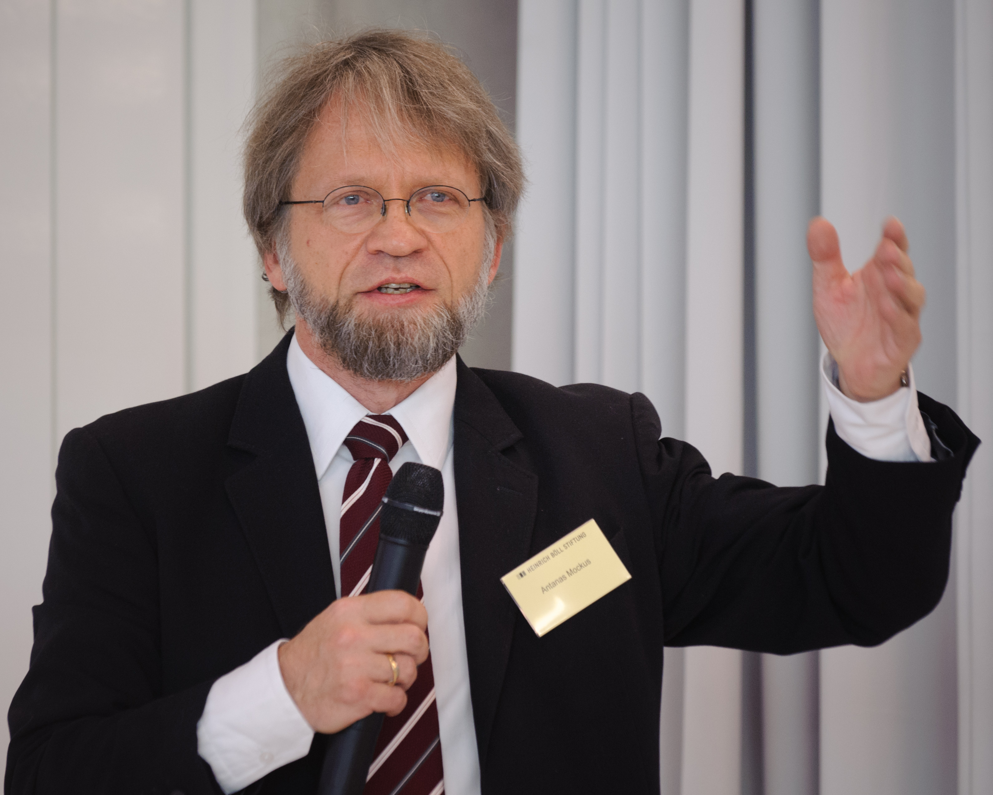 Antanas Mockus mas cambiado con procedimiento que alivió el Párkinson