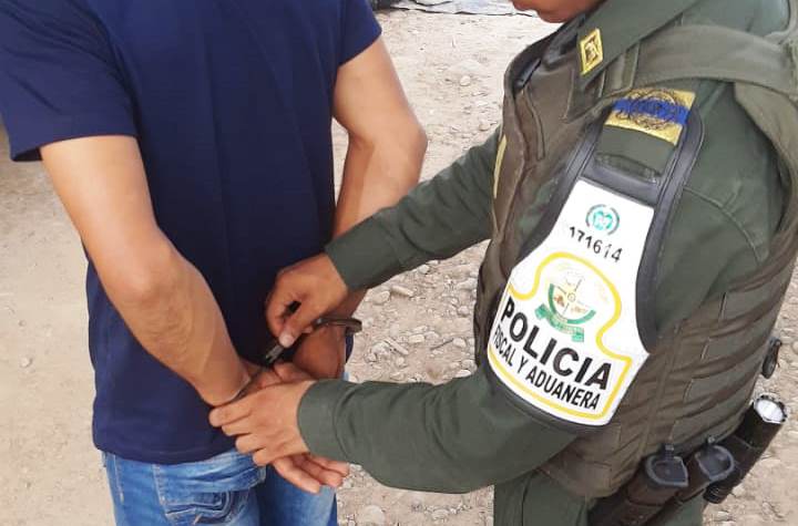 En Tame fue capturado un hombre por el delito de porte ilegal de arma de fuego