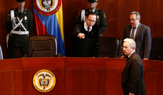 Cinco preguntas y respuestas sobre el futuro del proceso al que quedó vinculado Alvaro Uribe