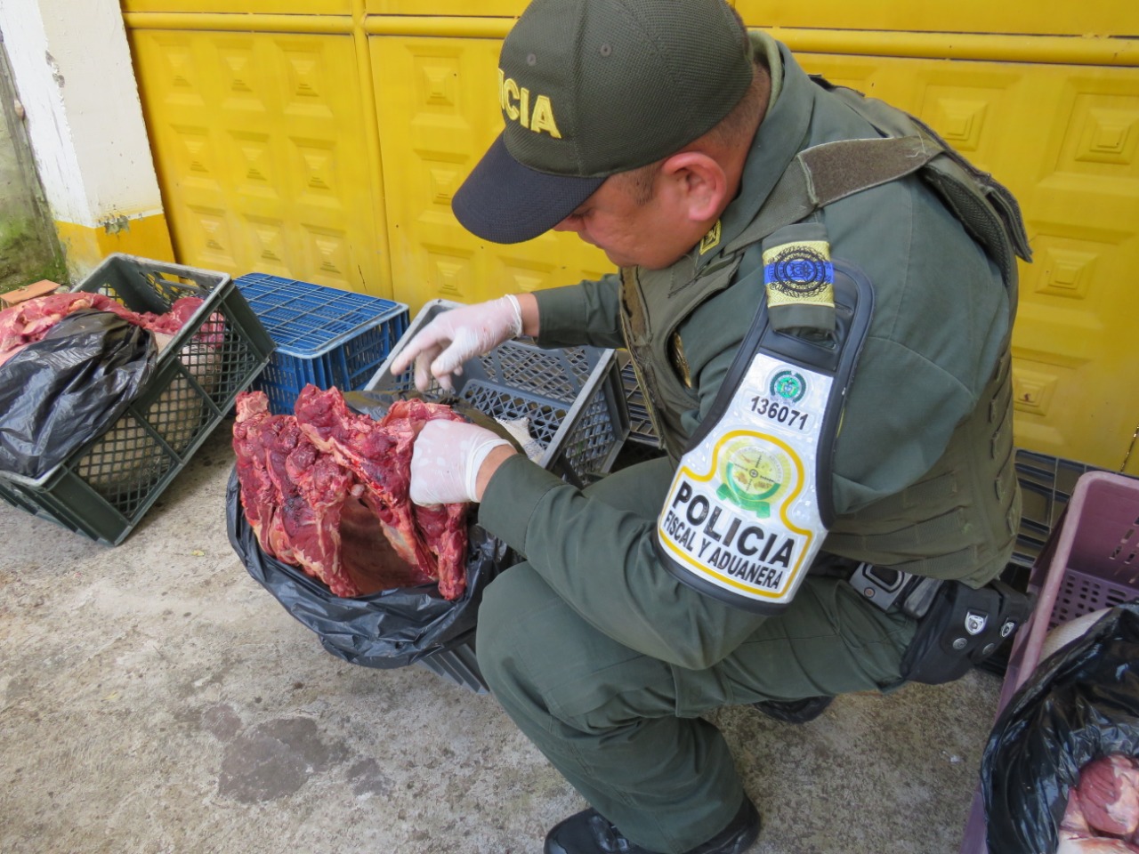 Dos personas capturadas tras movilizar carne y combustible de contrabando
