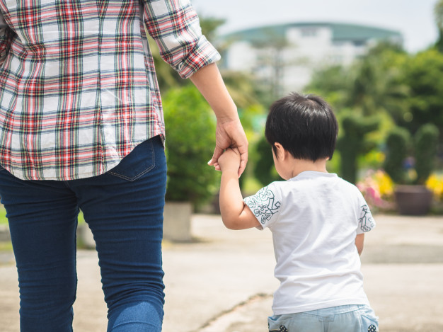 Padres podrán acordar el orden del apellido de sus hijos