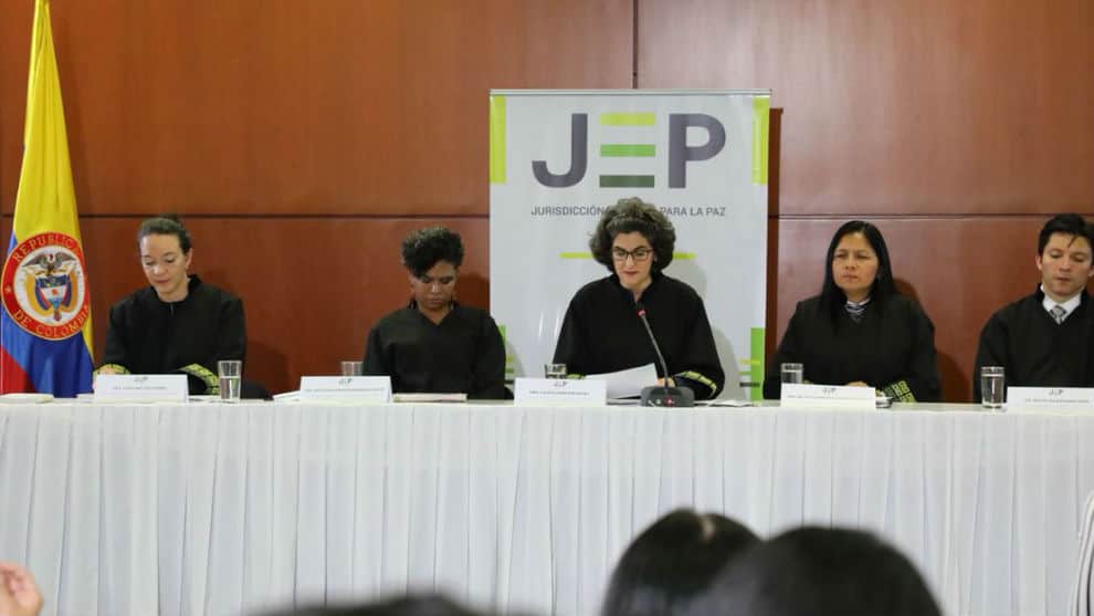 LA JEP ESCUCHA VERSIÓN COLECTIVA DEL BLOQUE ORIENTAL DE LAS EXTINTAS FARC POR EL CAS0 01 (SECUESTRO)