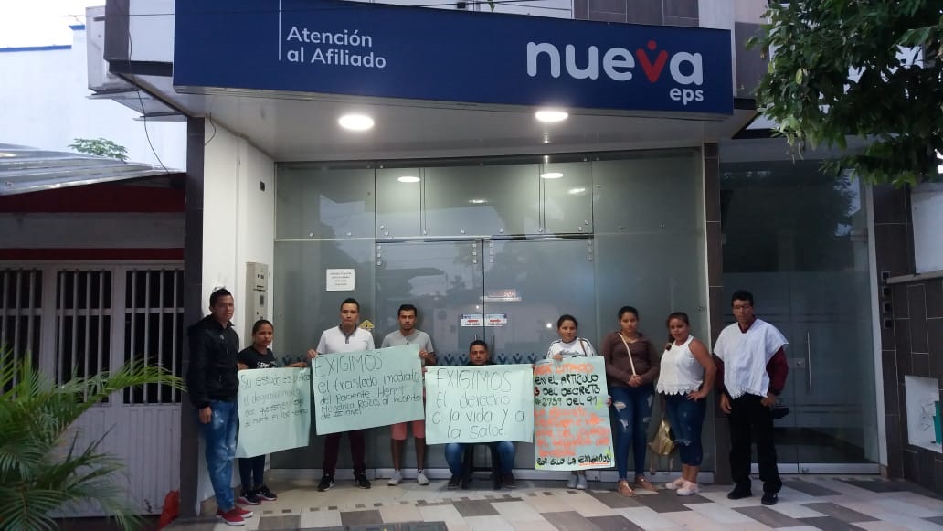 Familiares de paciente en estado crítico protestan en oficinas de Nueva EPS