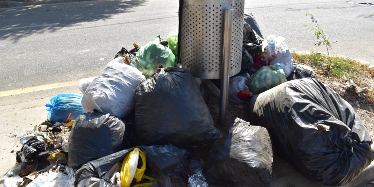 Arauca inundada por  acumulación basuras