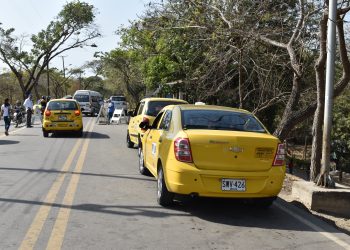 Policía de Tránsito y gremio taxista afinan estrategias en seguridad vial