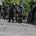 Con lluvia de piedras sujetos atacaron a las autoridades en operativo contra el contrabando