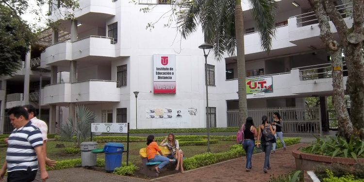 Estudiantes araucanos denuncian ser víctimas de estafa por supuesto funcionario de reconocida universidad