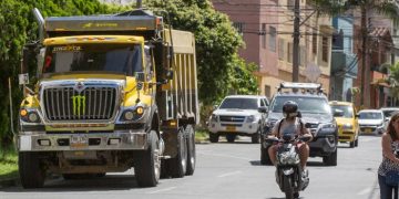 camioneros bloquean la AutoNorte el paro seguirá hasta las ultimas consecuencias