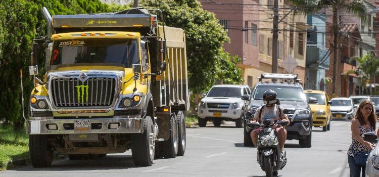 camioneros bloquean la AutoNorte el paro seguirá hasta las ultimas consecuencias