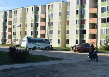 Adolescentes se agreden ante la vista de los adultos