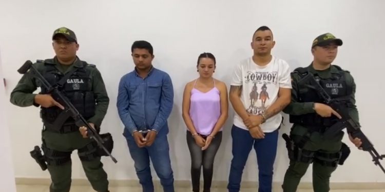 Policía capturó a tres personas por el delito de extorsión
