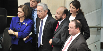 Proponen impuesto a los servidores públicos que tengan los sueldos más altos del Estado