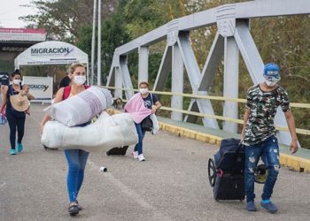 Más de 750 venezolanos han retornado a su país de origen a través del puente internacional José Antonio Páez