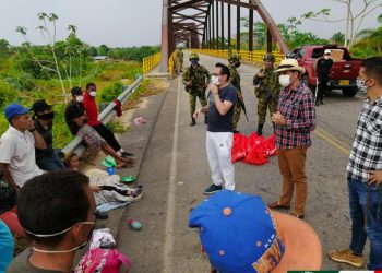 Desde Tame y en camiones trasladan a migrantes venezolanos hasta el puente internacional José Antonio Páez