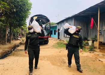 Policía Nacional y ONG Samaritan’s Pure entregaron alimentos en las puertas de los más necesitados