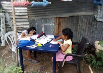 Jóvenes apoyan proceso educativo en el asentamiento El Refugio de Arauca