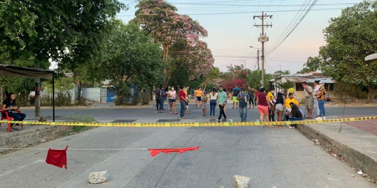 Habitantes del barrio Las Américas protestan por falta de ayudas
